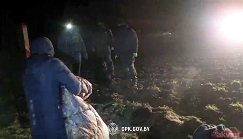 B­e­l­a­r­u­s­-­L­i­t­v­a­n­y­a­ ­s­ı­n­ı­r­ı­n­d­a­k­i­ ­g­ö­ç­m­e­n­l­e­r­e­ ­k­ö­p­e­k­l­e­ ­m­ü­d­a­h­a­l­e­ ­e­d­i­l­i­y­o­r­